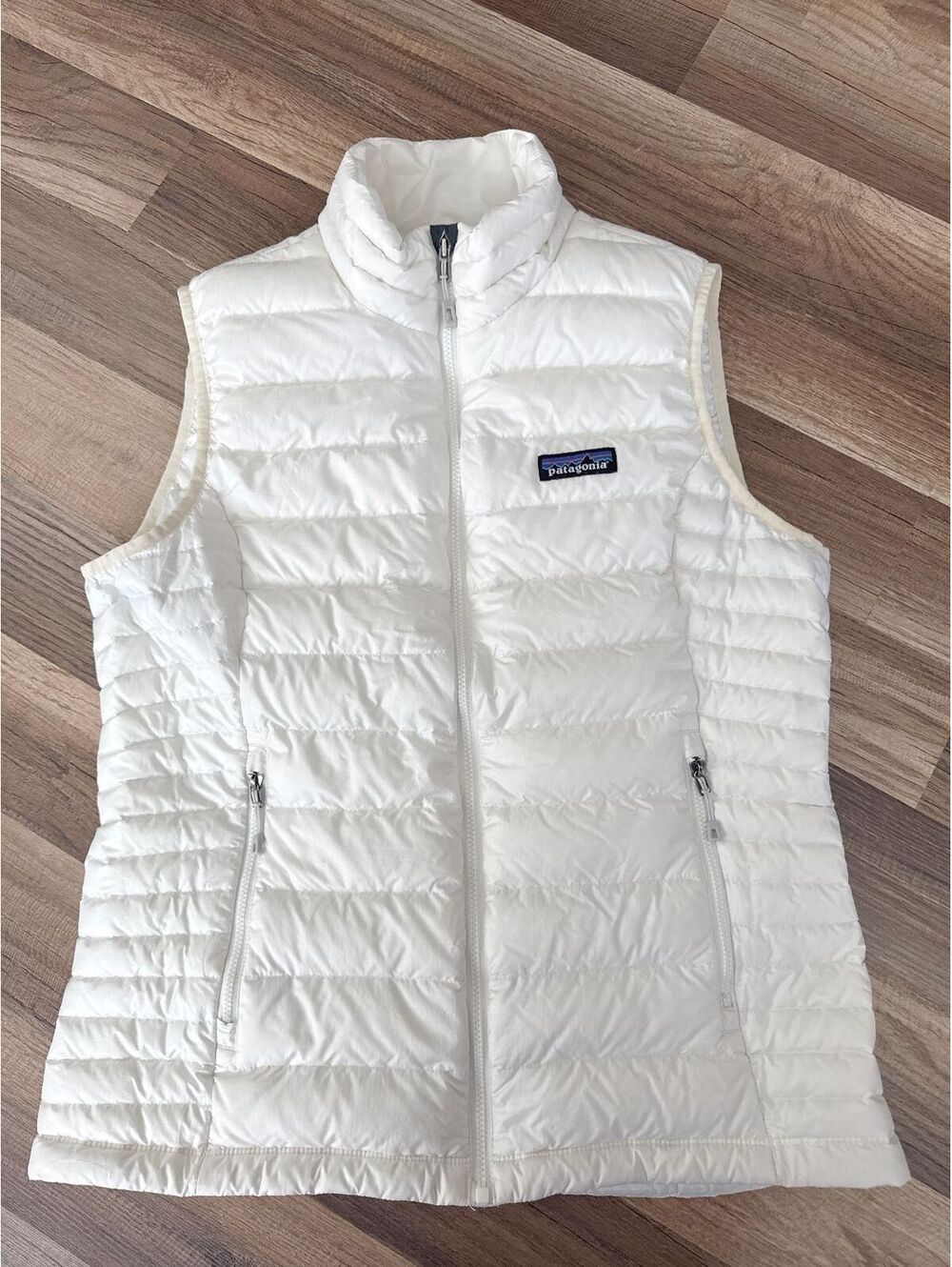 Patagonia Women's White Lightweight Puffer Vest Medium